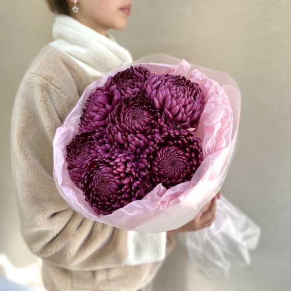 Моно букет из хризантемы бигуди